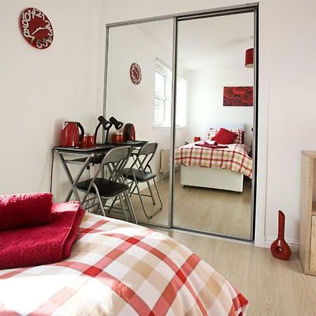 Gala Rooms Homestay - Free Parking EDI Kültér fotó