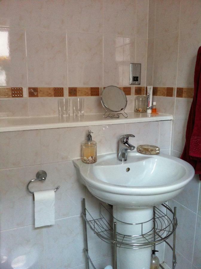 Gala Rooms Homestay - Free Parking EDI Kültér fotó